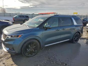  Salvage Kia Carnival