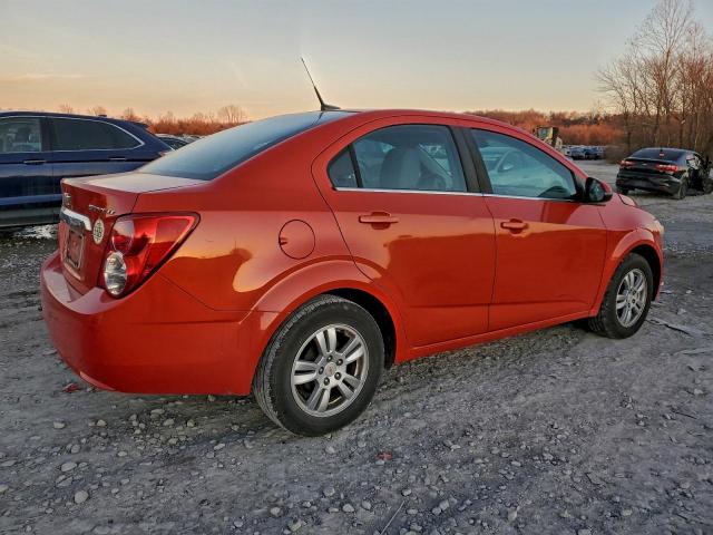 Chevrolet Sonic Lt Image 3