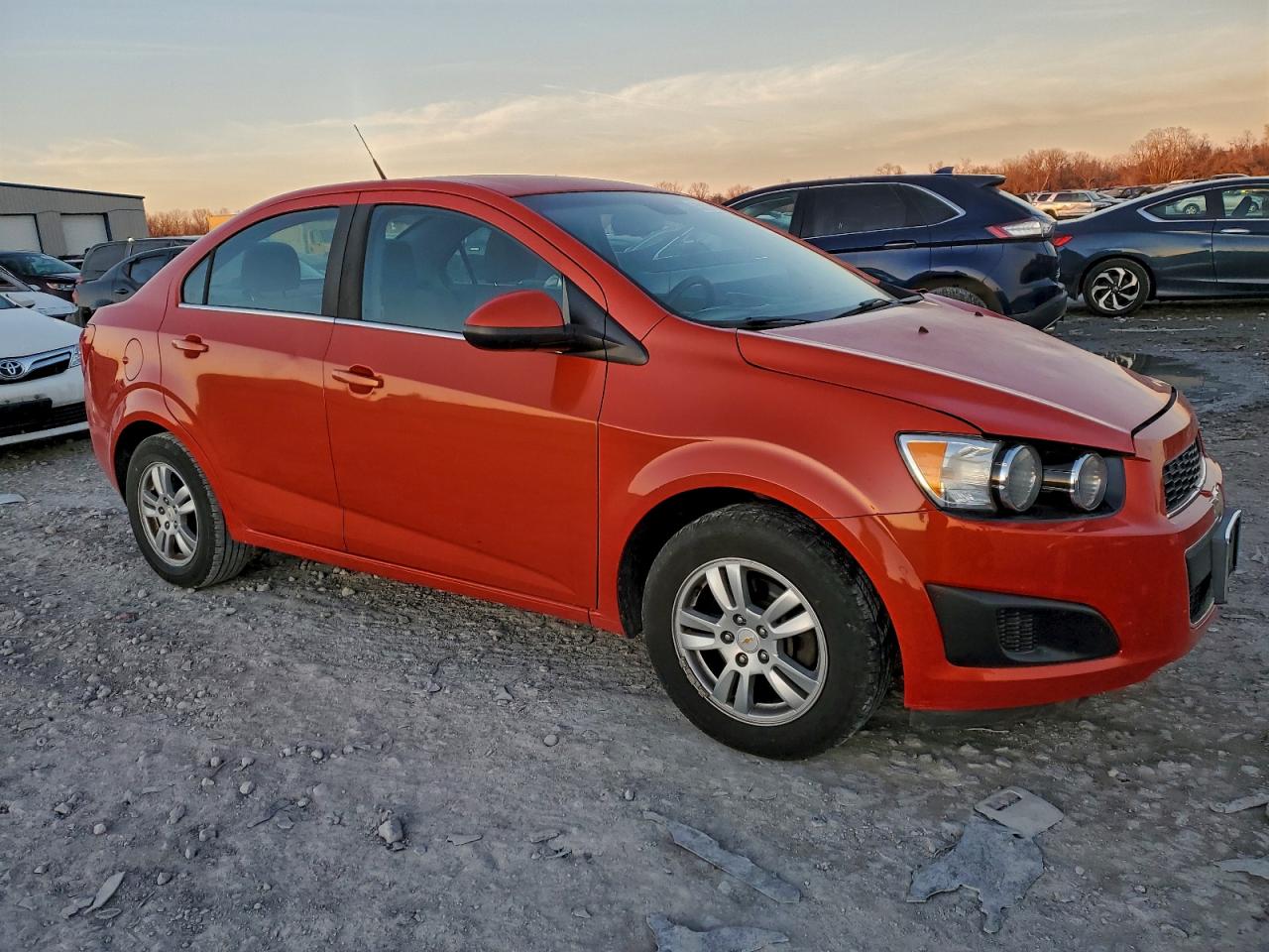 Chevrolet Sonic Lt Image 6