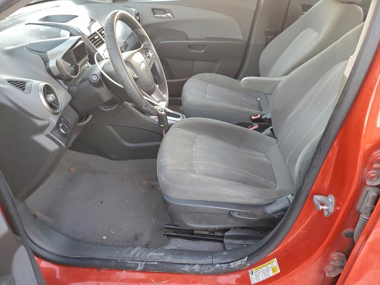 Chevrolet Sonic Lt Image 12