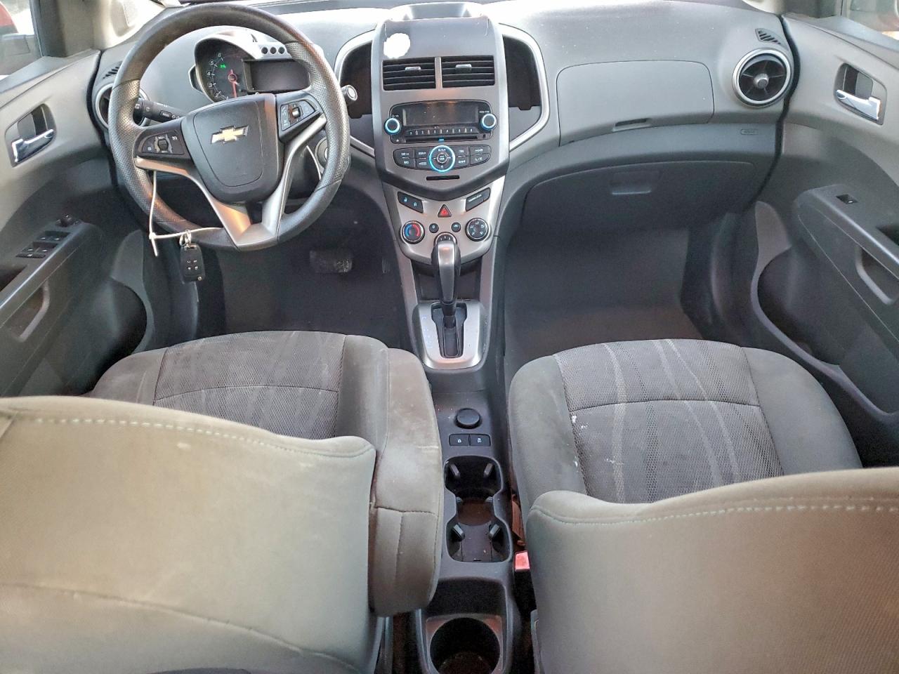 Chevrolet Sonic Lt Image 9