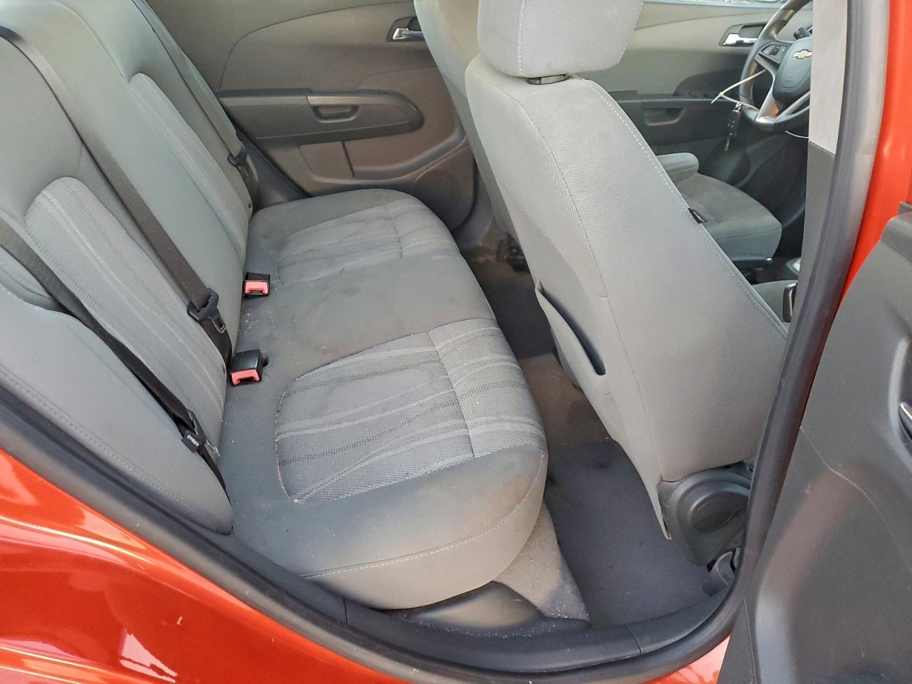 Chevrolet Sonic Lt Image 4