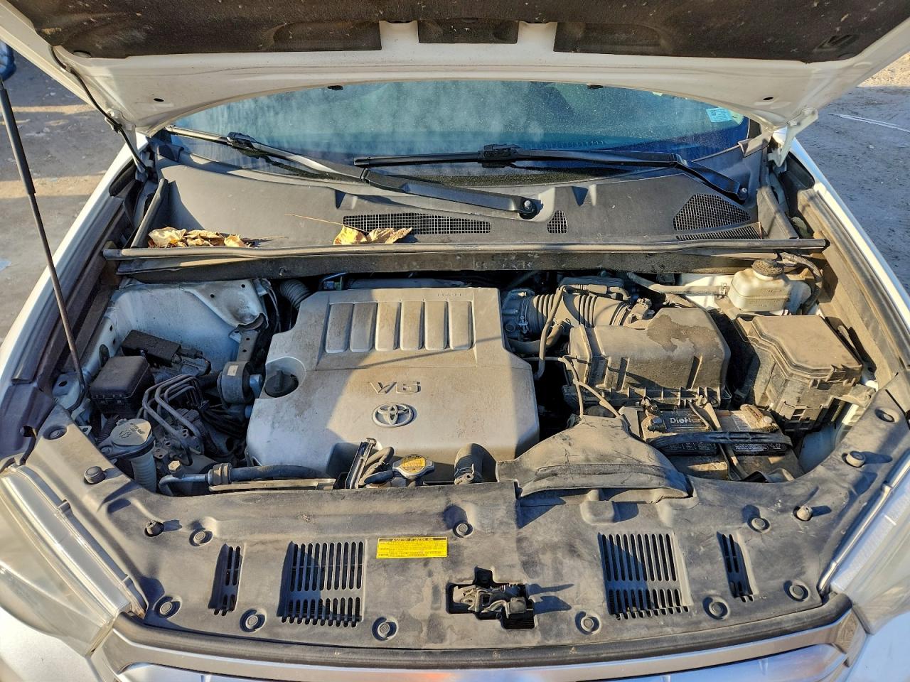 Toyota Highlander Base Image 12