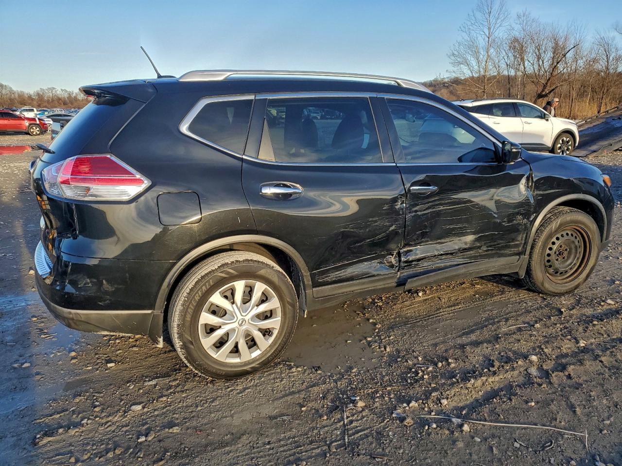 Nissan Rogue S Image 9