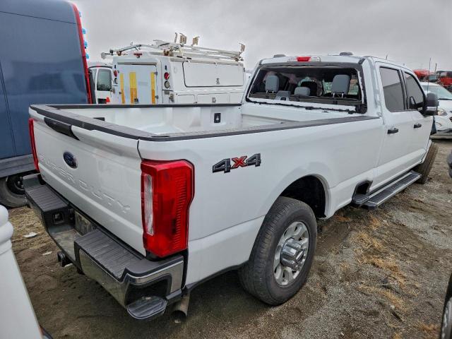 Ford F-350 Super Duty Image 2