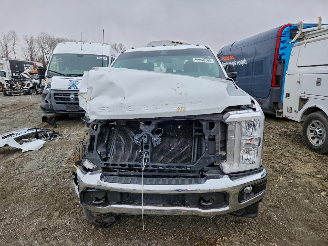 Ford F-350 Super Duty Image 3