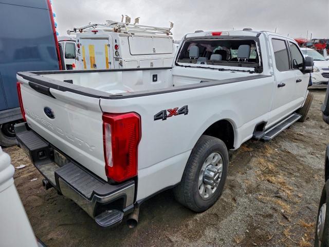 Ford F-350 Super Duty Image 4
