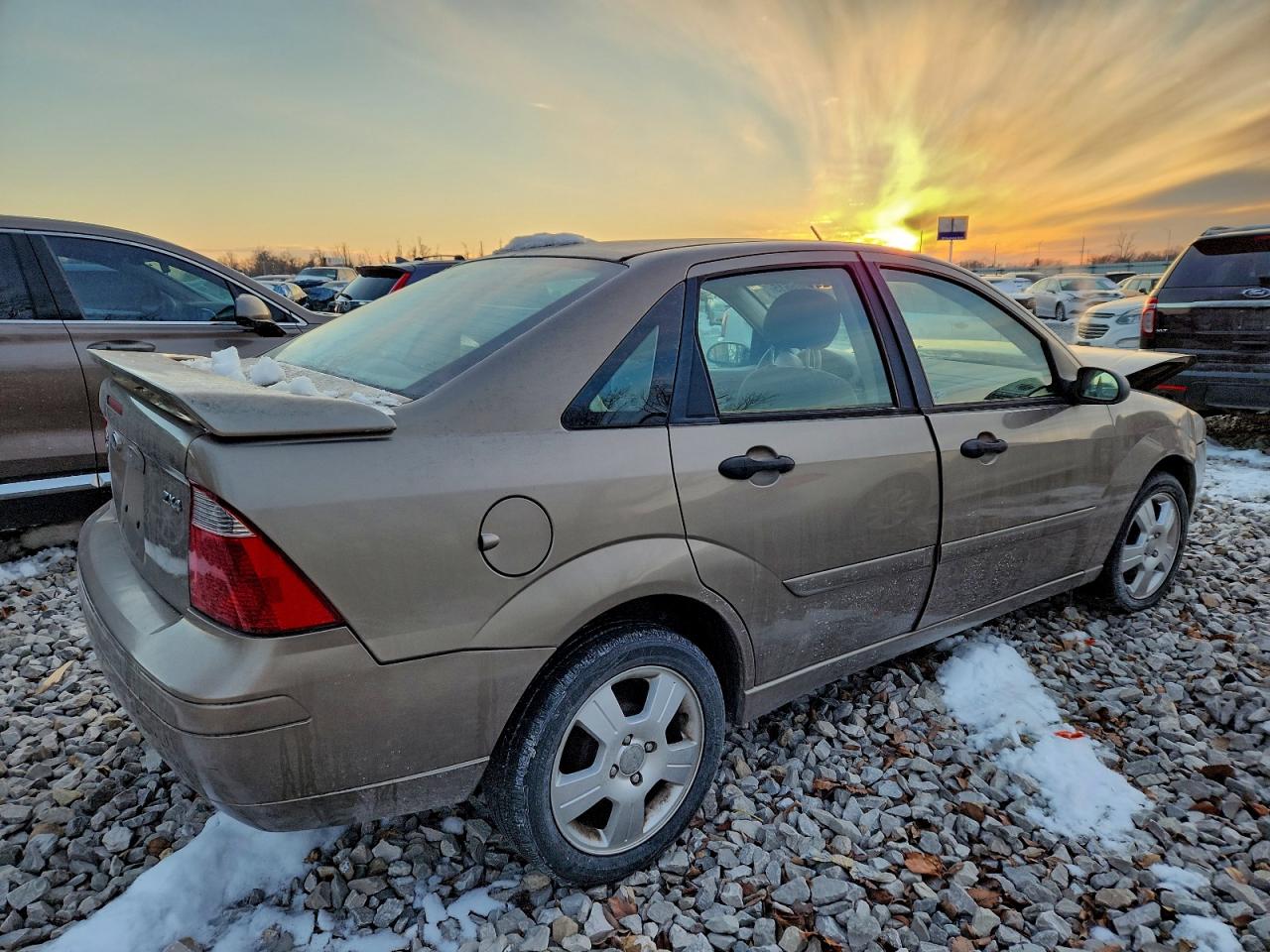 Ford Focus Zx4 Image 2