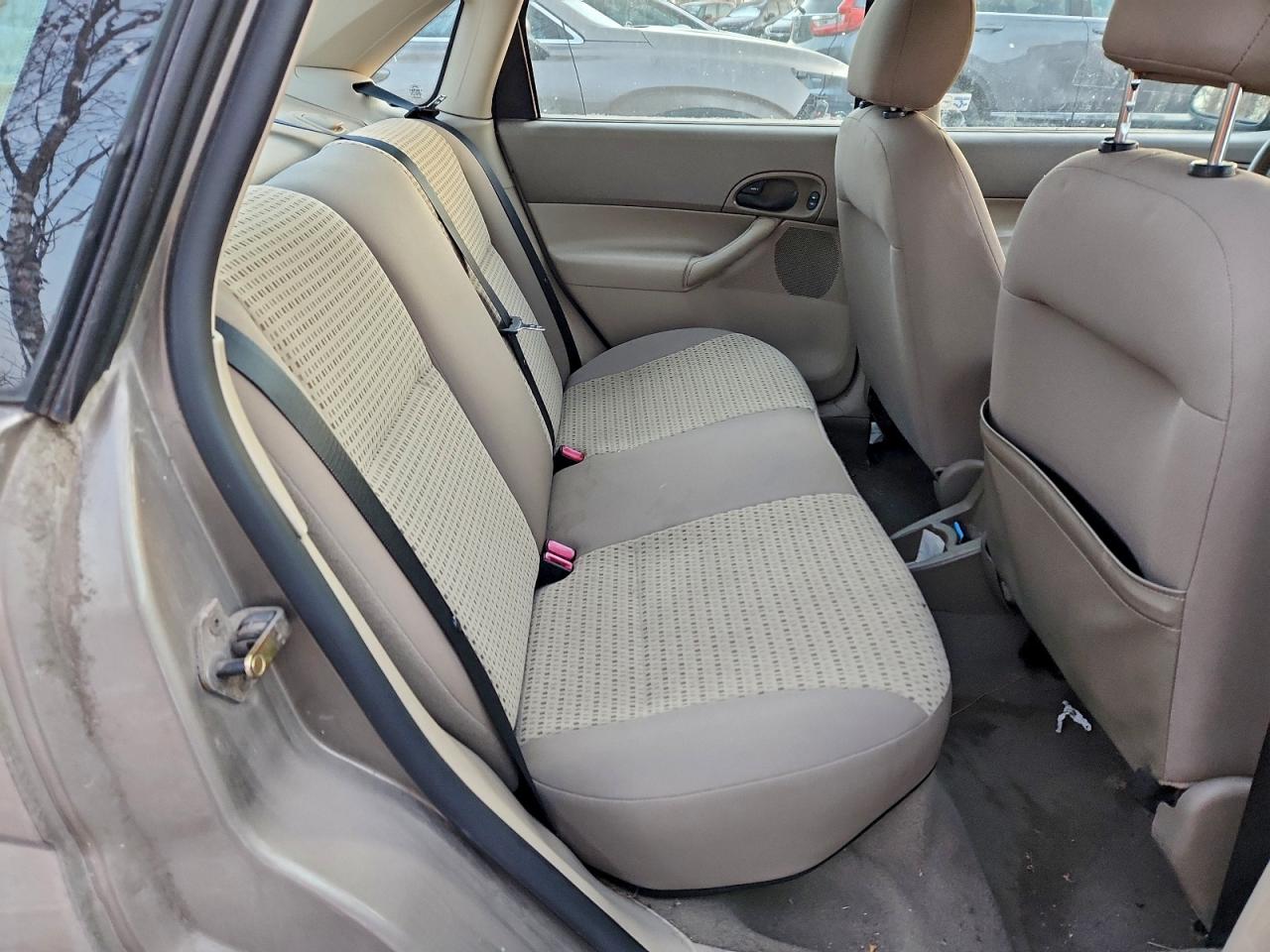 Ford Focus Zx4 Image 9