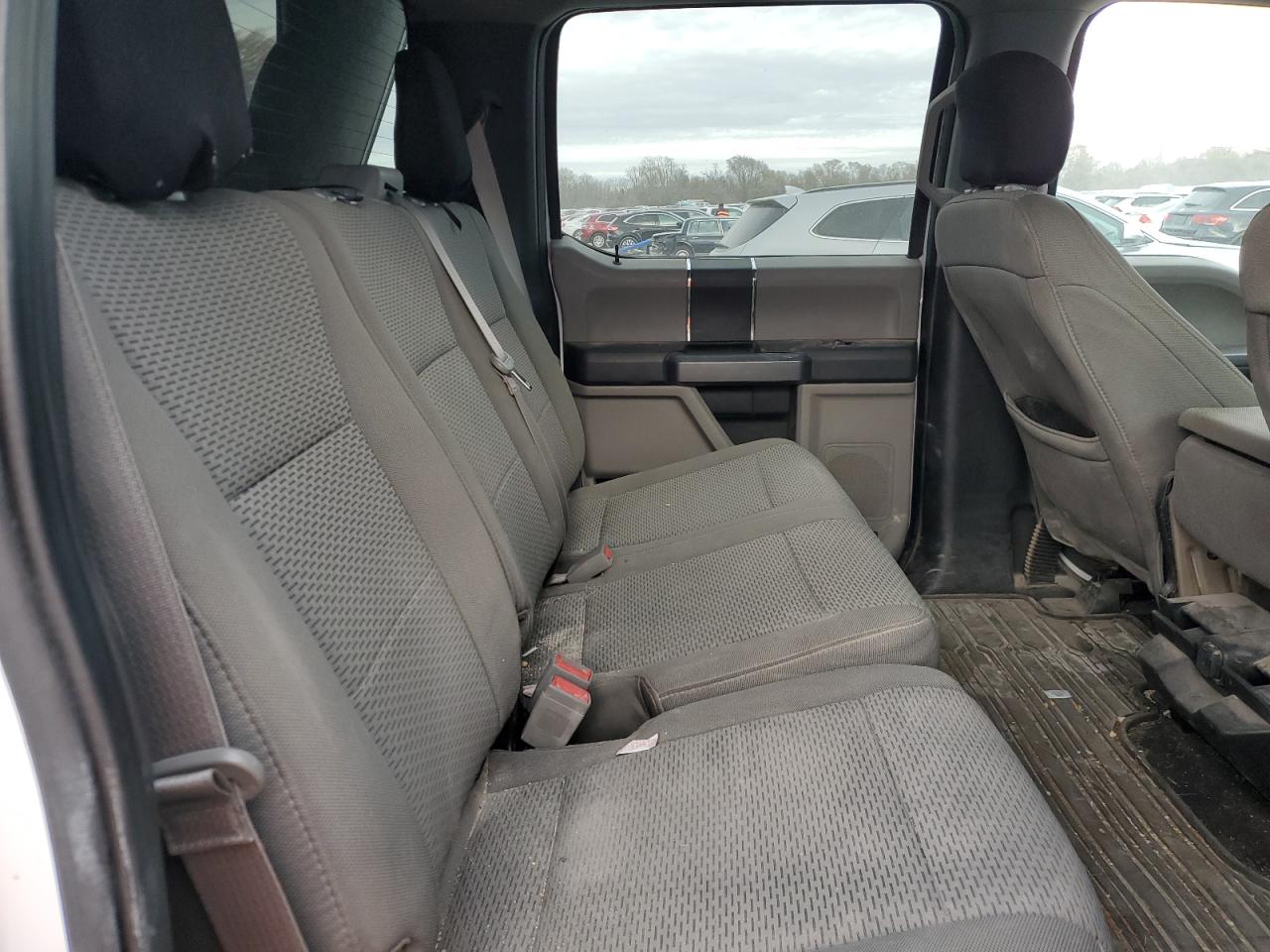 Ford F-150 Supercrew Image 4