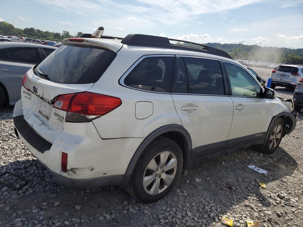 Subaru Outback 2.5i Limited Image 6