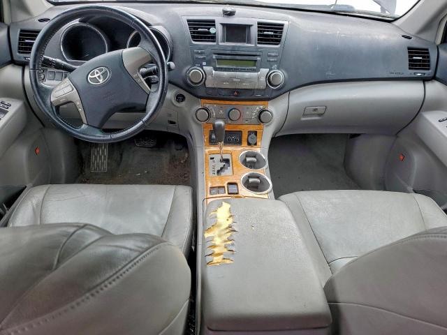 Toyota Highlander Hybrid Limited Image 9