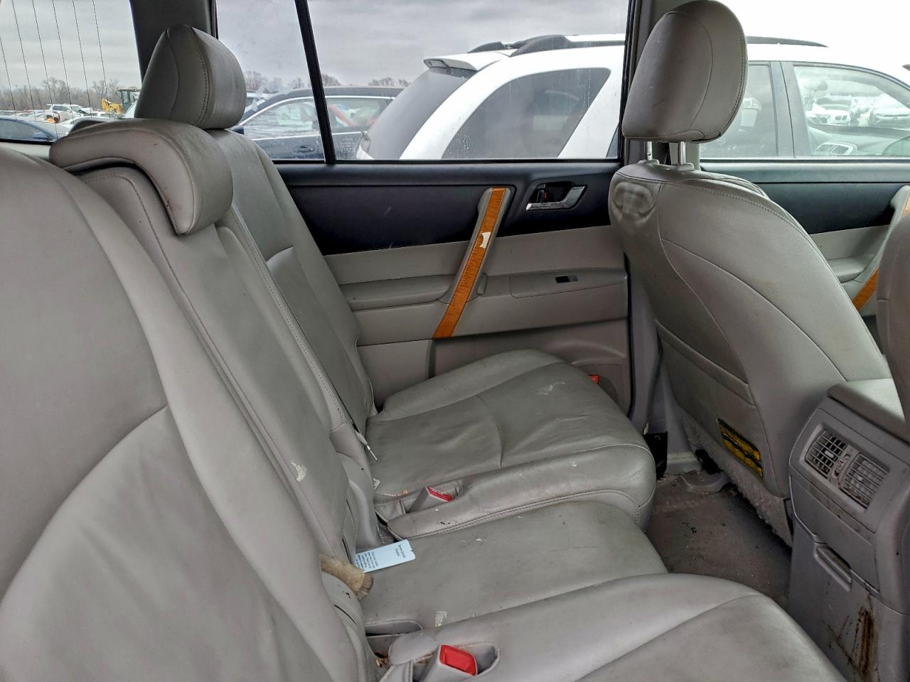 Toyota Highlander Hybrid Limited Image 12