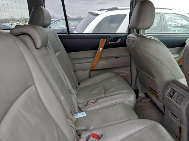 Toyota Highlander Hybrid Limited Image 12