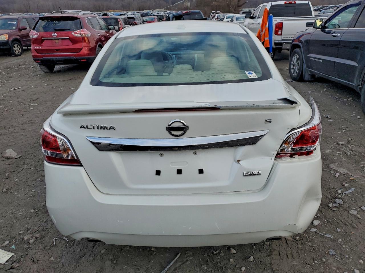 Nissan Altima 2.5 Image 2