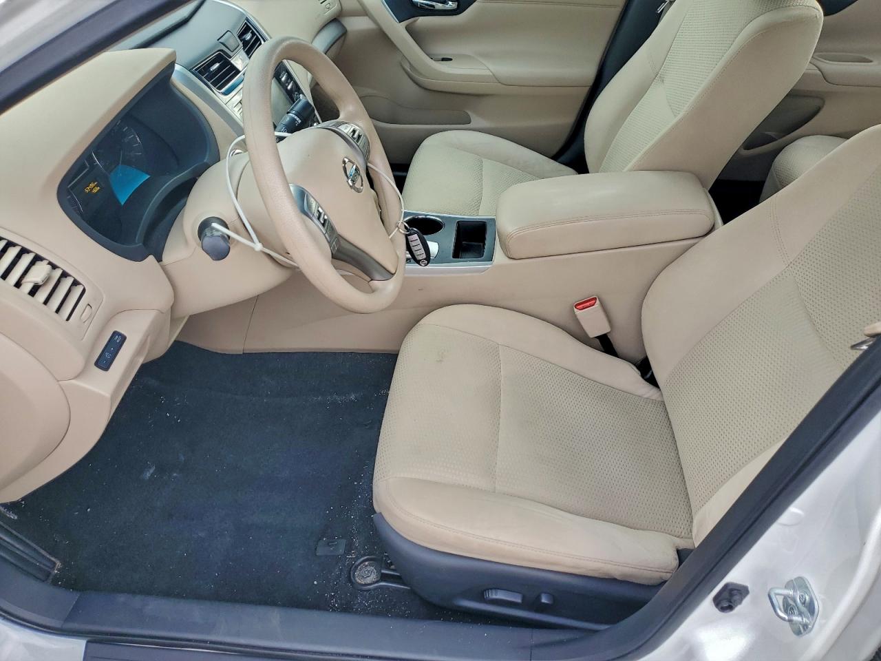 Nissan Altima 2.5 Image 5