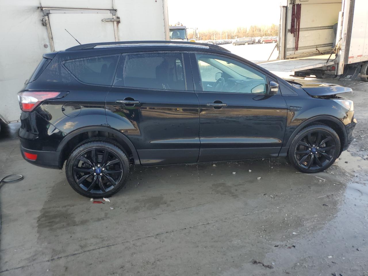 Ford Escape Titanium Image 11
