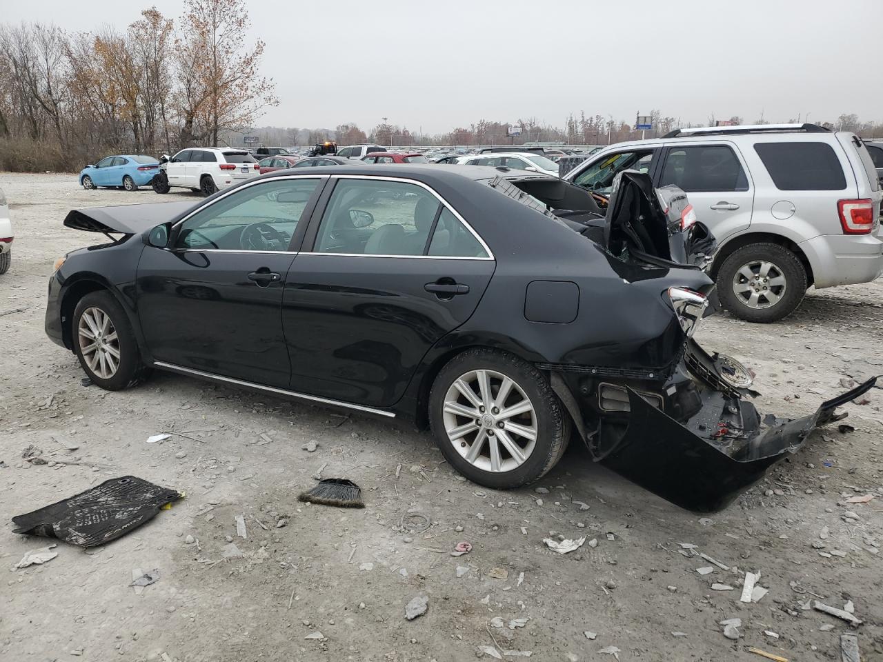 Toyota Camry L Image 12