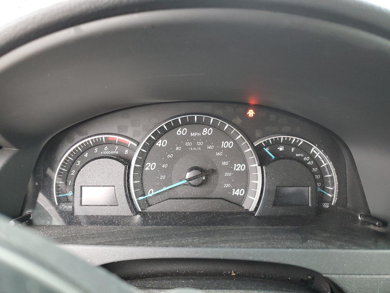 Toyota Camry L Image 8