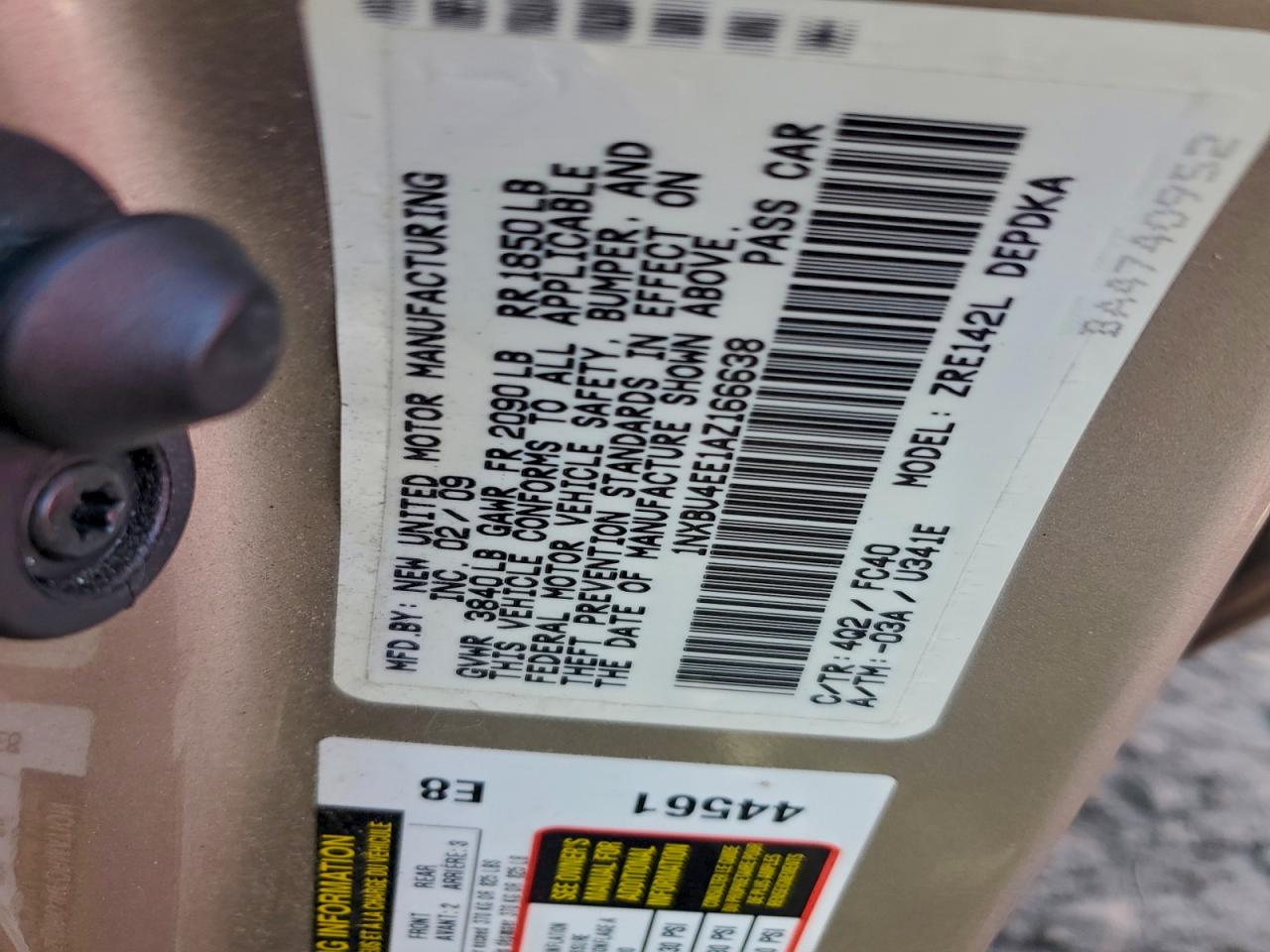 Toyota Corolla Base Image 12