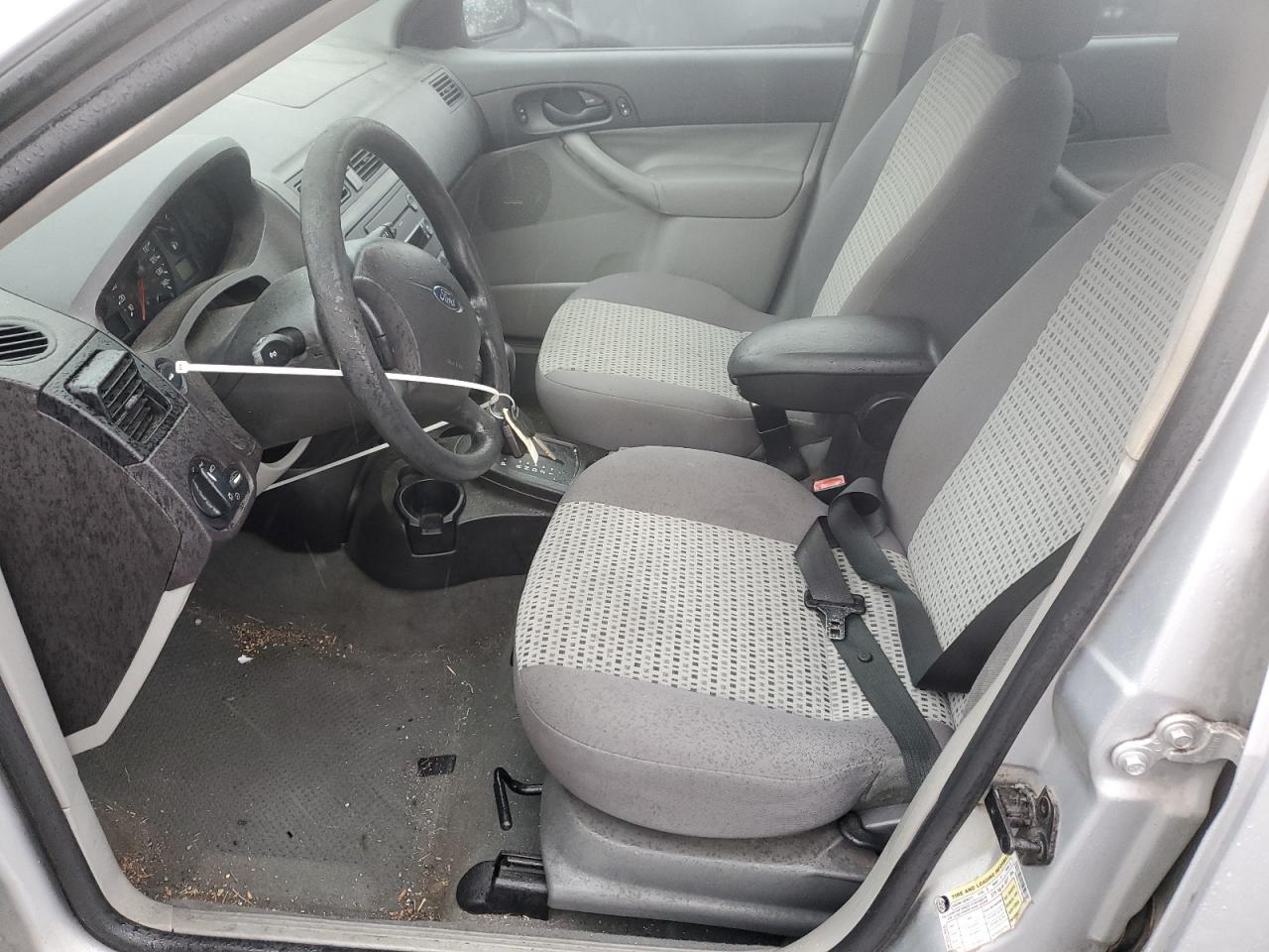 Ford Focus Zx4 Image 7