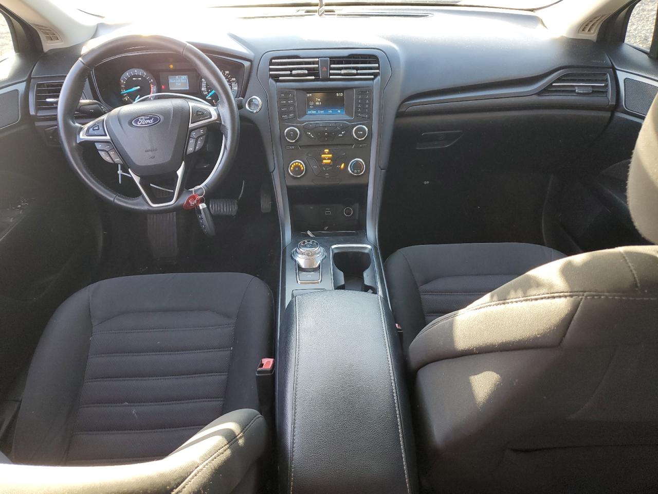 Ford Fusion S Image 8