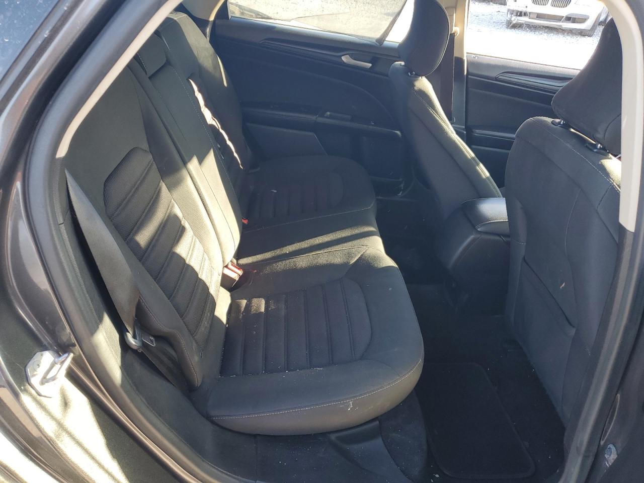 Ford Fusion S Image 7