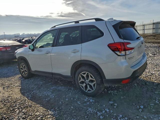 Subaru Forester Premium Image 2