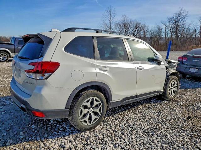 Subaru Forester Premium Image 3