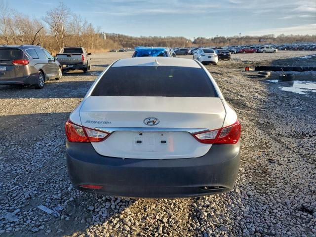 Hyundai SONATA Gls Image 6