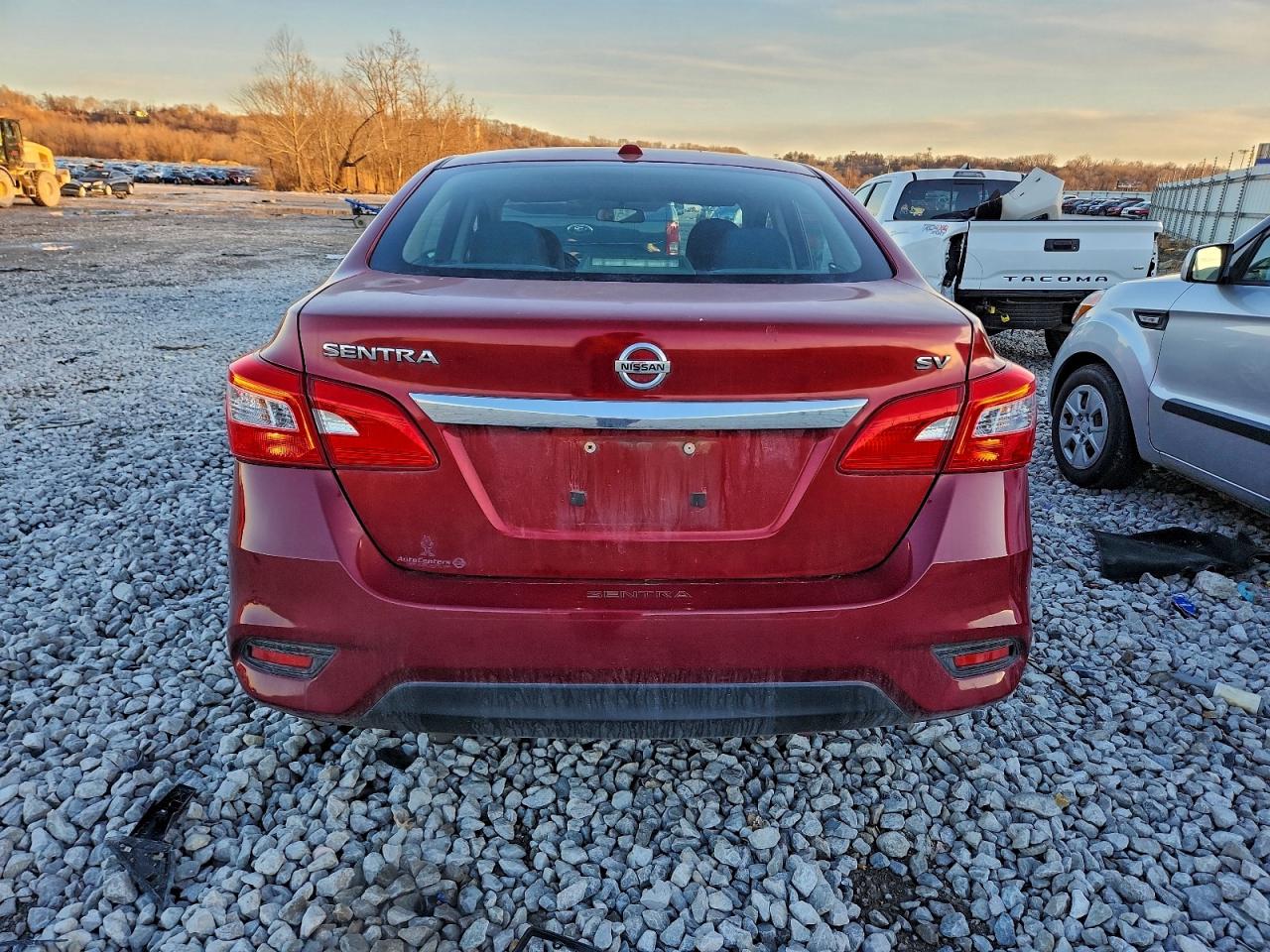 Nissan Sentra S Image 8