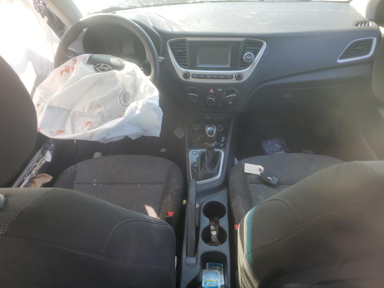 Hyundai ACCENT Se Image 10