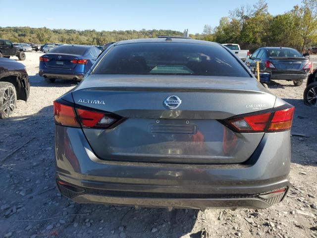 Nissan Altima S Image 9