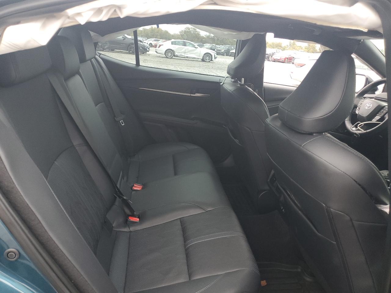 Toyota Camry Xse Image 7