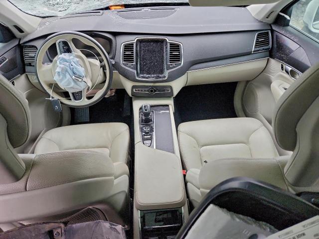 Volvo XC90 T6 Momentum Image 11