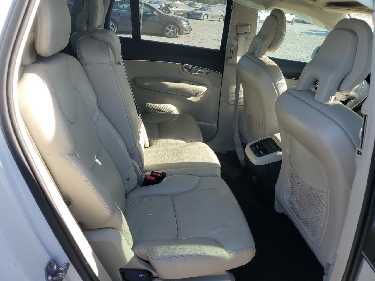 Volvo XC90 T6 Momentum Image 9