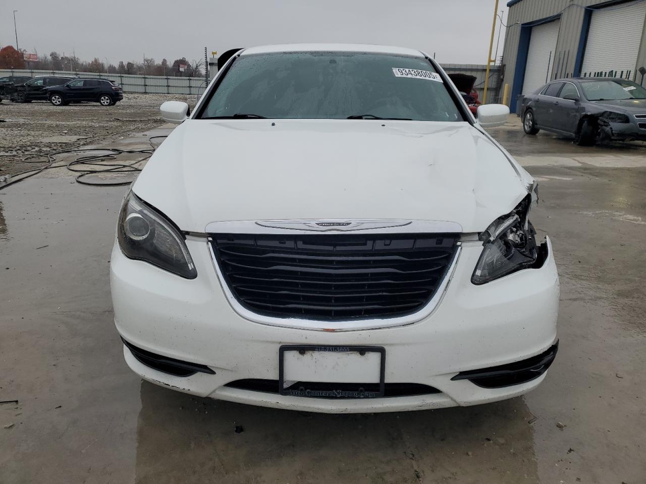 Chrysler 200 Touring Image 11