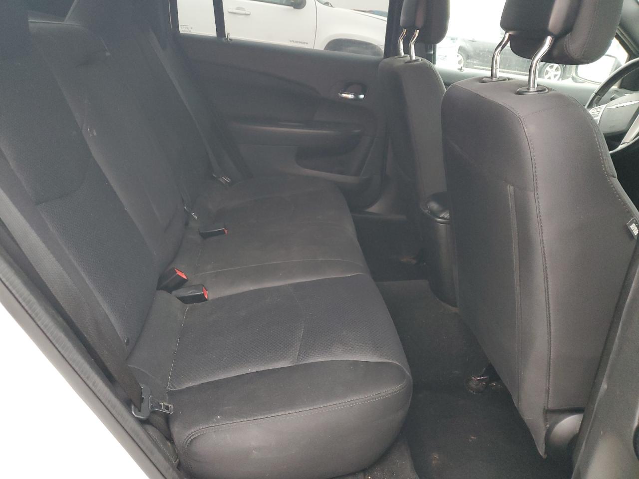 Chrysler 200 Touring Image 2