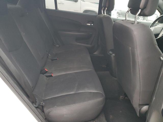 Chrysler 200 Touring Image 2