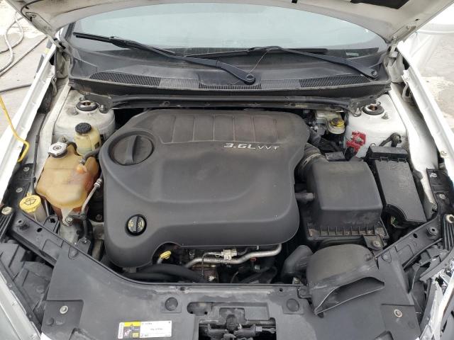 Chrysler 200 Touring Image 4