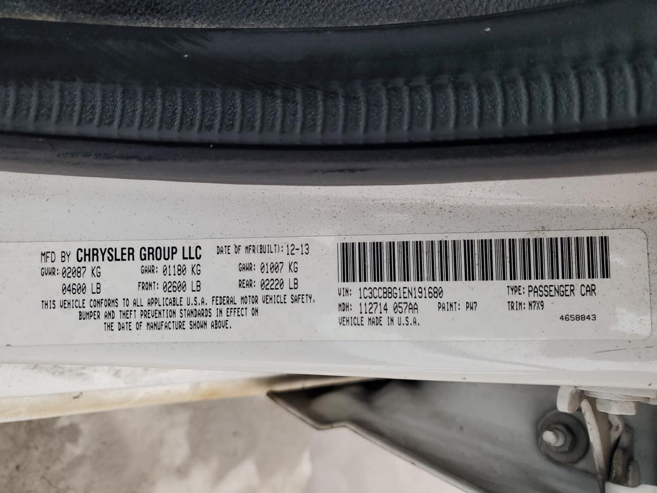 Chrysler 200 Touring Image 12