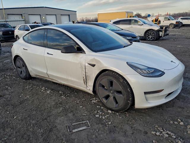 Tesla Model 3 Image 3