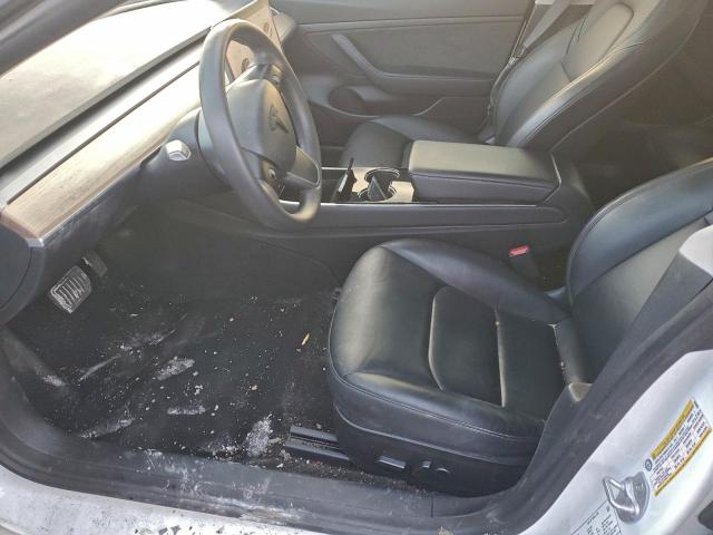 Tesla Model 3 Image 7