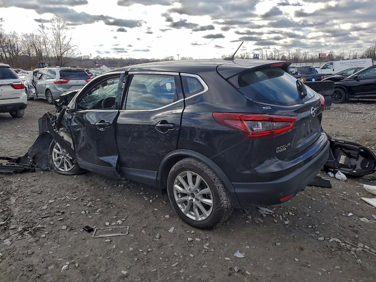 Nissan Rogue S Image 12