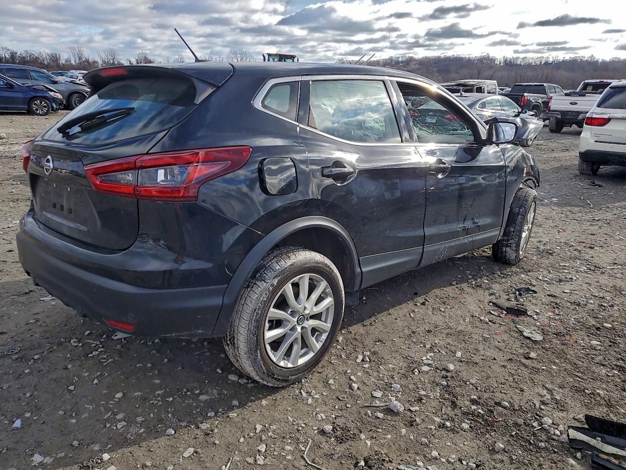 Nissan Rogue S Image 5