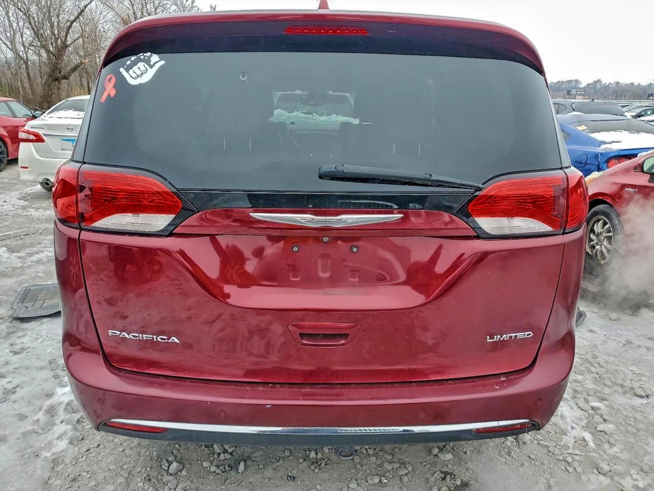 Chrysler Pacifica Limited Image 13