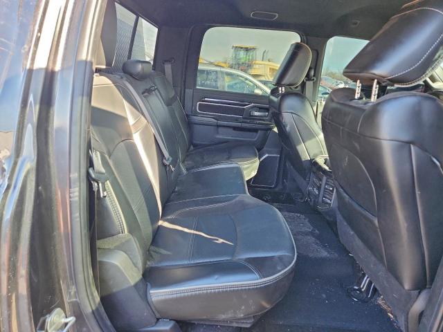 Ram 3500 Laramie Image 8