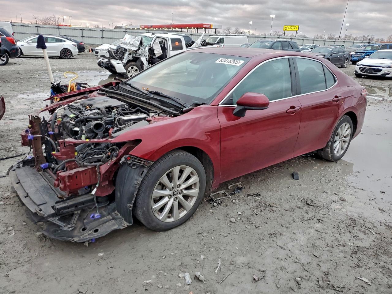 Toyota Camry Le Image 1