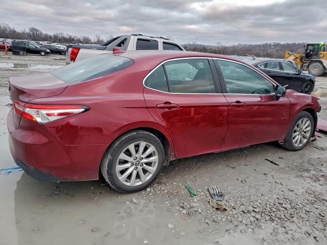 Toyota Camry Le Image 8