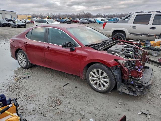 Toyota Camry Le Image 12